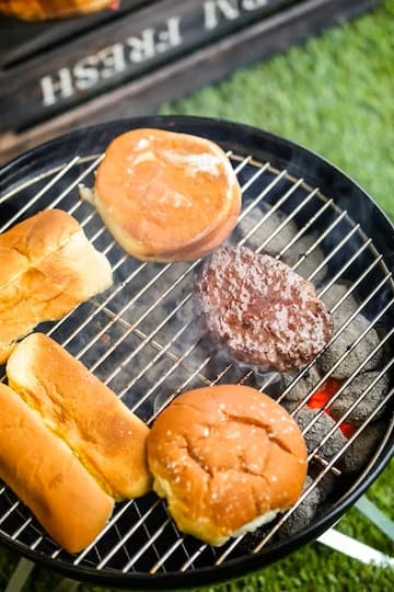 how to reheat a burger on the stove