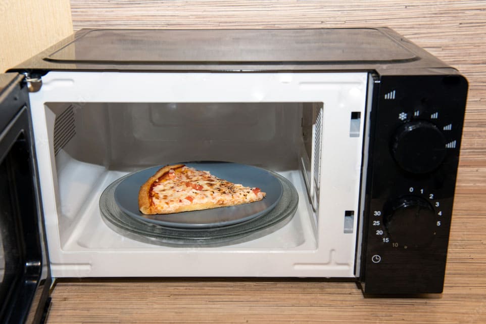 how to reheat frozen pizza in microwave
